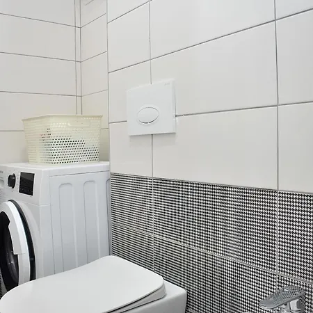 Wide 236 * Plazhi San Pietro