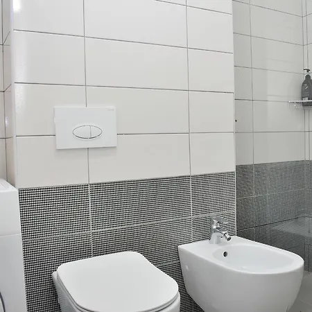 아파트 Wide 236 Plazhi San Pietro