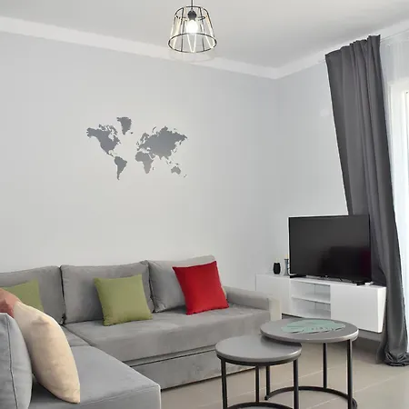 Wide 236 * Plazhi San Pietro