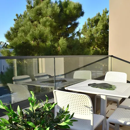 Wide 236 * Plazhi San Pietro