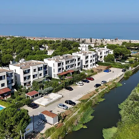 Wide 236 Apartment *