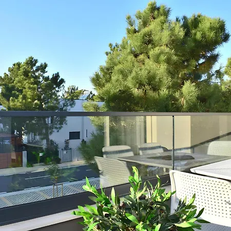 Wide 236 Plazhi San Pietro