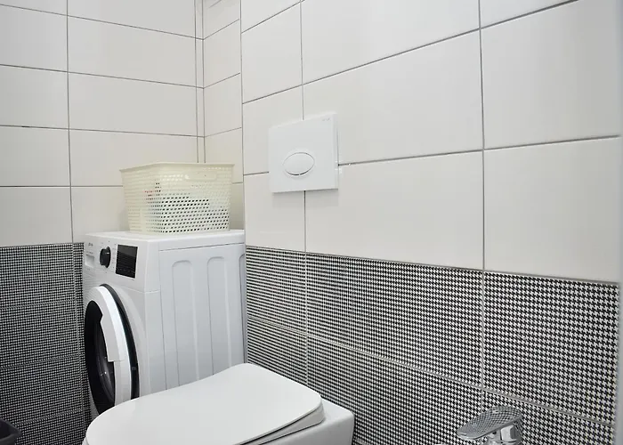 Wide 236 * Plazhi San Pietro