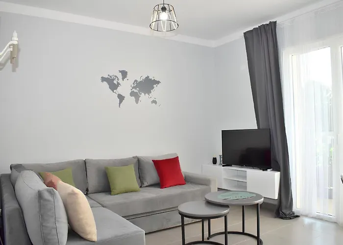 Wide 236 * Plazhi San Pietro