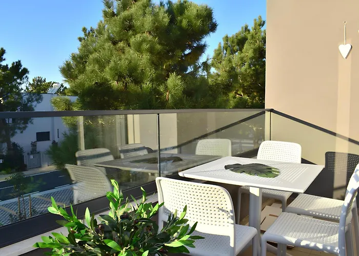 Wide 236 * Plazhi San Pietro